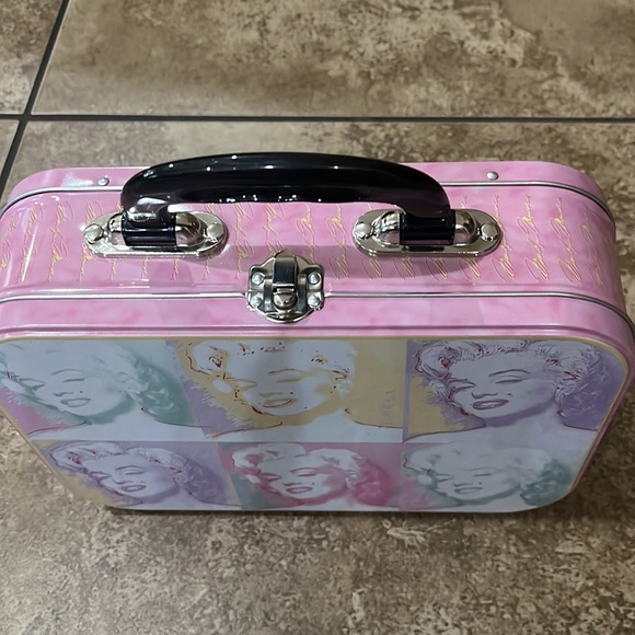 Marilyn Monroe lunch or carry case - Picture 2 of 9